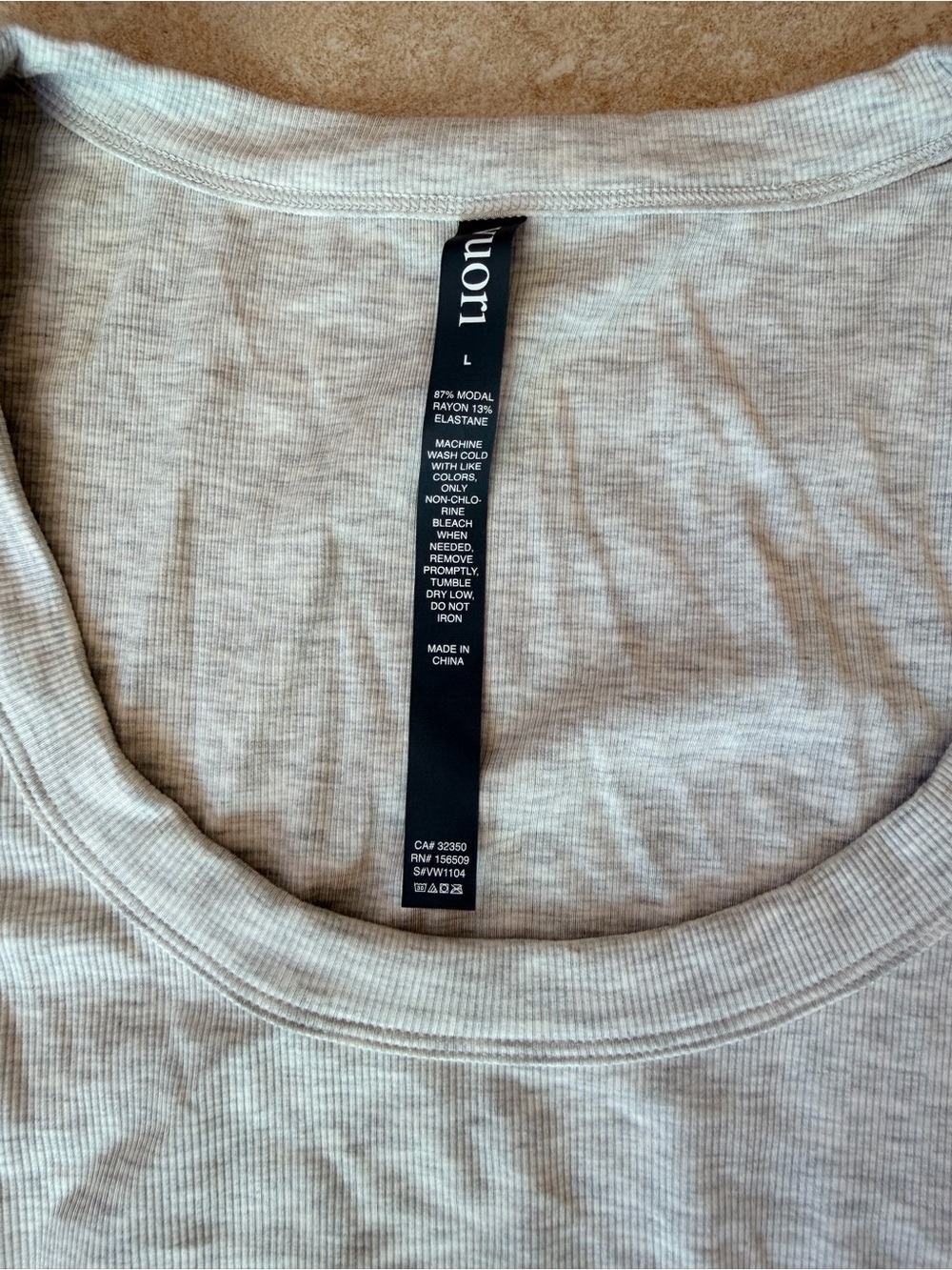Vuori Pose Scoop Tee Long Sleeve White Heather Grey L NWT Ribbed - Picture 7 of 9